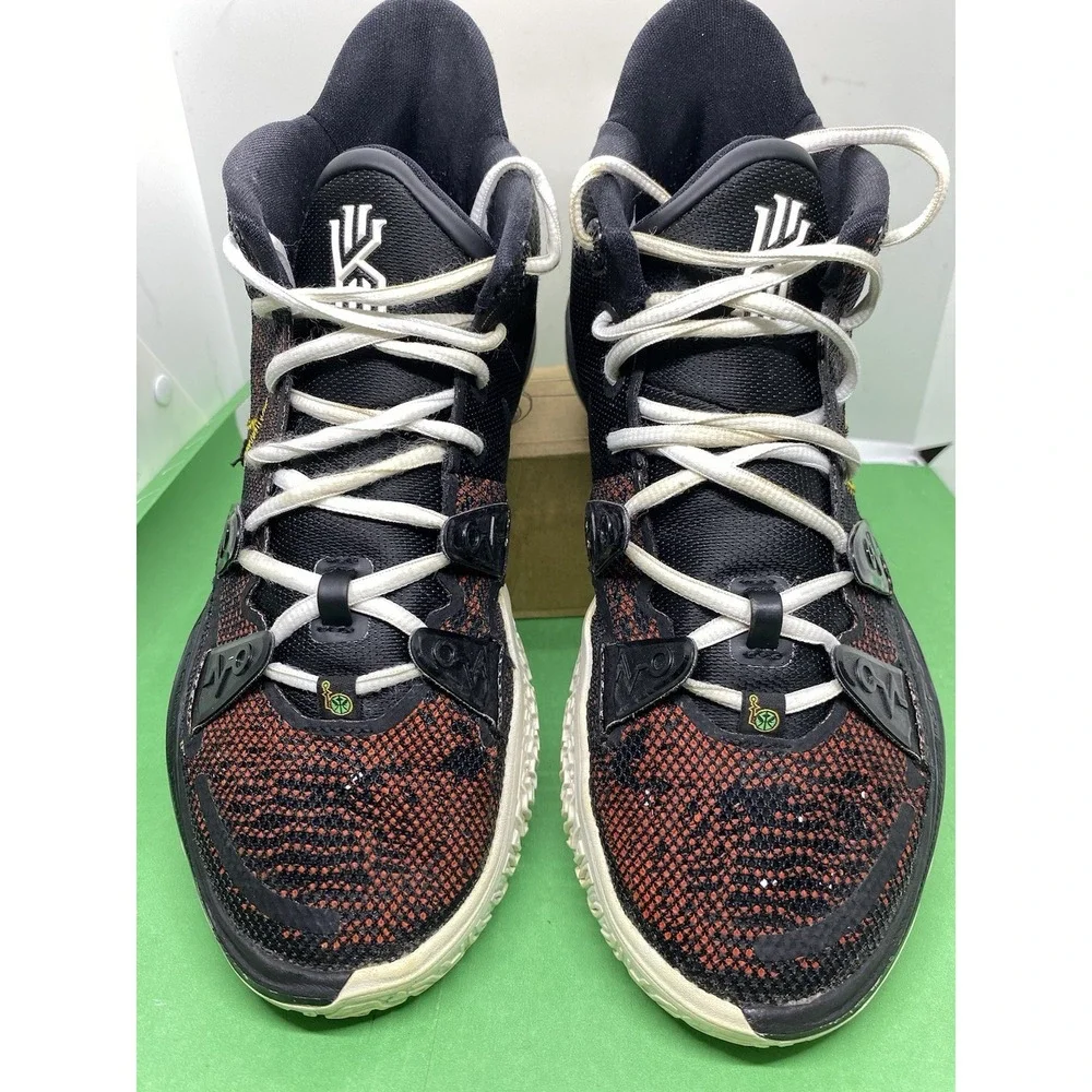 Nike Kyrie 7 Roswell Raygun Athletic Basketball Shoe Sneaker Men 9.5 CQ9326-003